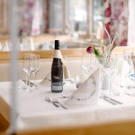 - Restaurant Goisererhof 3s バート・ゴイーザーン