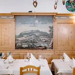 Hotel - Restaurant Goisererhof 3s 3*