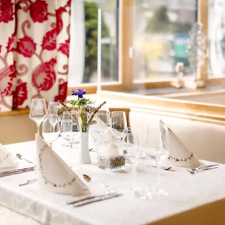Hotel - Restaurant Goisererhof 3s 3*
